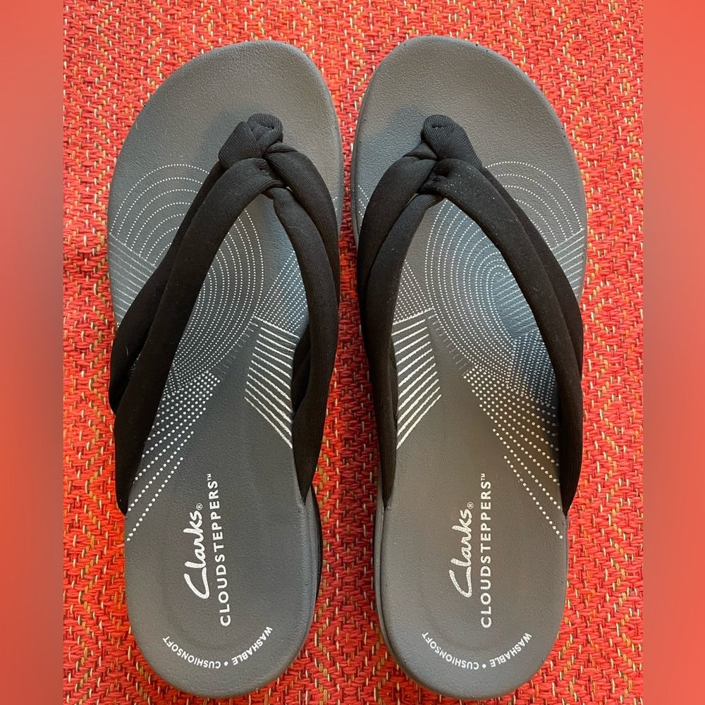 Clarks Cloudsteppers Arla Kaylie flip flops sandals